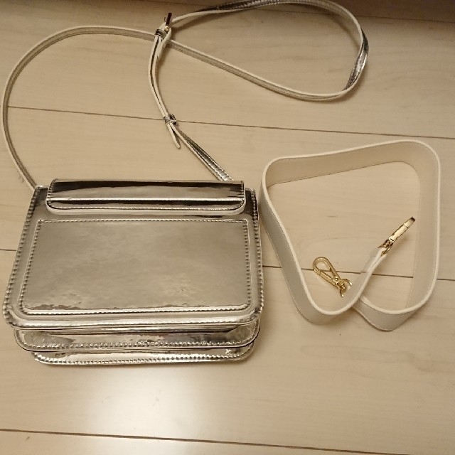 PLST(プラステ)のPLST シルバー バッグ レディースのバッグ(ショルダーバッグ)の商品写真