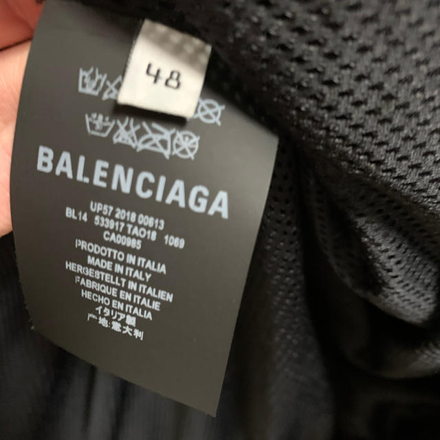 Balenciaga(バレンシアガ)の【売り切り価格】BALENCIAGA ウインドブレーカー 18aw  48 メンズのジャケット/アウター(ナイロンジャケット)の商品写真