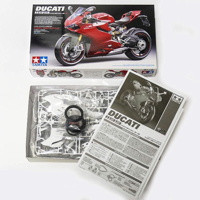 Ducati(ドゥカティ)のタミヤ ドゥカティ 1199 パニガーレS 1/12 DUCATI プラモデル エンタメ/ホビーのおもちゃ/ぬいぐるみ(模型/プラモデル)の商品写真