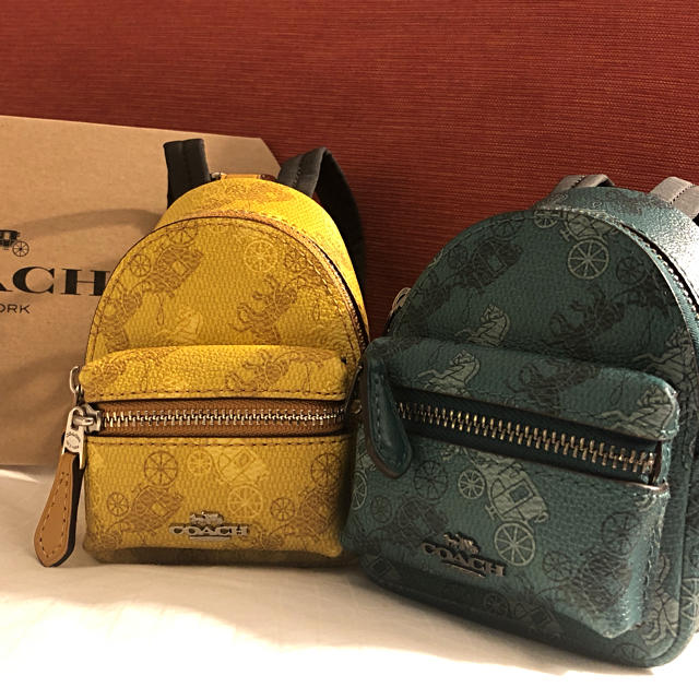 coach チャーム ミニバックパック グリーン - チャーム