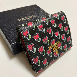 プラダ(PRADA)の【新品 箱付き】PRADA MOVE LOVE ハートモチーフ❤️ 二つ折り財布(財布)