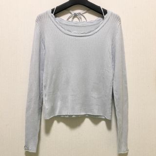 トッコ(tocco)のトッコクローゼット　袖のビジューが可愛いスカラップリブニット　薄手　(ニット/セーター)