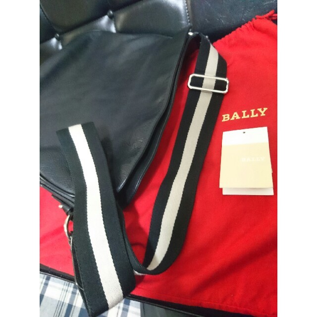 Bally(バリー)のバリーショルダーバックブラックbottine未使用品 メンズのバッグ(ショルダーバッグ)の商品写真