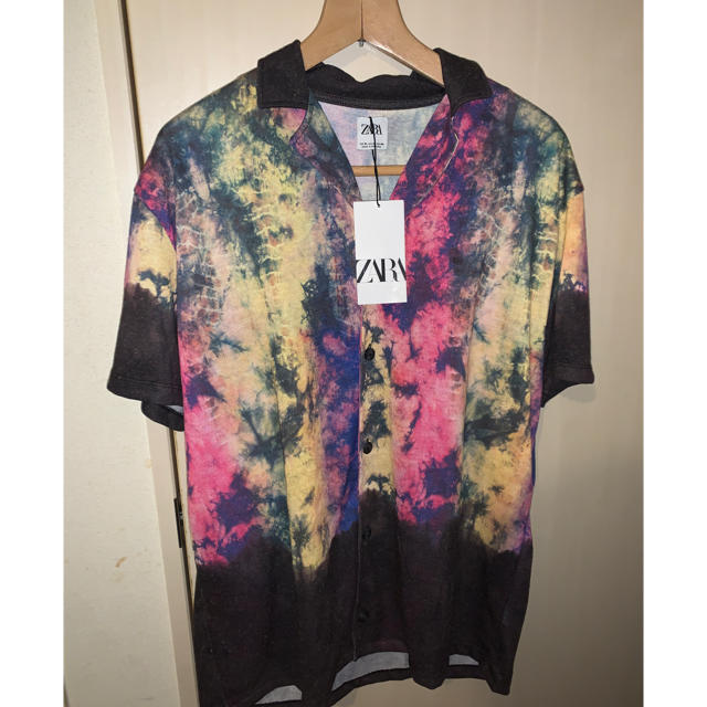 ZARA(ザラ)の【新品タグ付き】ZARA ペイントTシャツ　柄シャツ　XL レディースのトップス(Tシャツ(半袖/袖なし))の商品写真