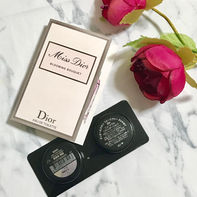 Dior(ディオール)のディオール 巾着 ポーチ クッションファンデーション／香水 コスメ/美容のベースメイク/化粧品(ファンデーション)の商品写真