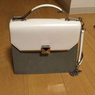 チャールズアンドキース(Charles and Keith)のバイカラーバッグ(ショルダーバッグ)