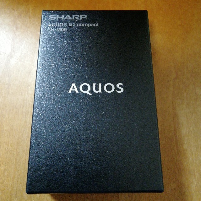 AQUOS R2 compact SH-M09　SIMフリー スマホ/家電/カメラのスマートフォン/携帯電話(スマートフォン本体)の商品写真
