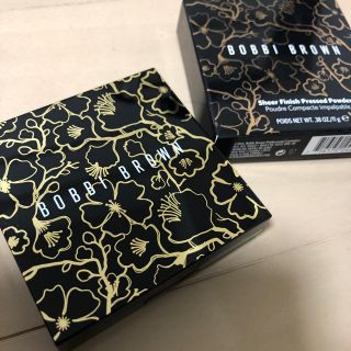 ボビイブラウン(BOBBI BROWN)のBOBBI BROWN シアーフィニッシュ プレストパウダー(フェイスパウダー)