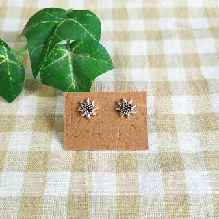 お花ピアス☆シルバー925(ピアス)