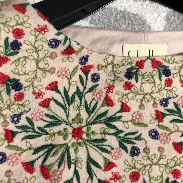 シビラ 総刺繍 受注会 トップス 未使用 【70%OFF】 www.mainoslinja.fi