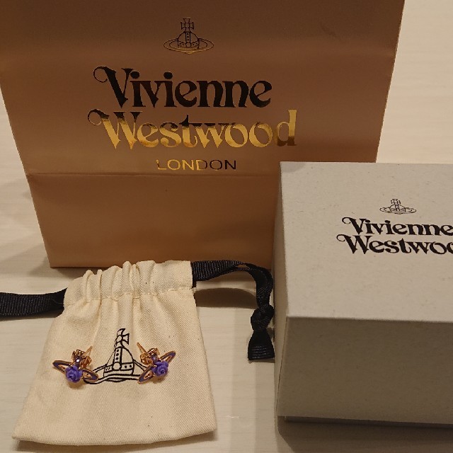 Vivienne Westwood(ヴィヴィアンウエストウッド)のVivienne Westwood ヴィヴィアン・ウエストウッド ピアス バラ  レディースのアクセサリー(ピアス)の商品写真