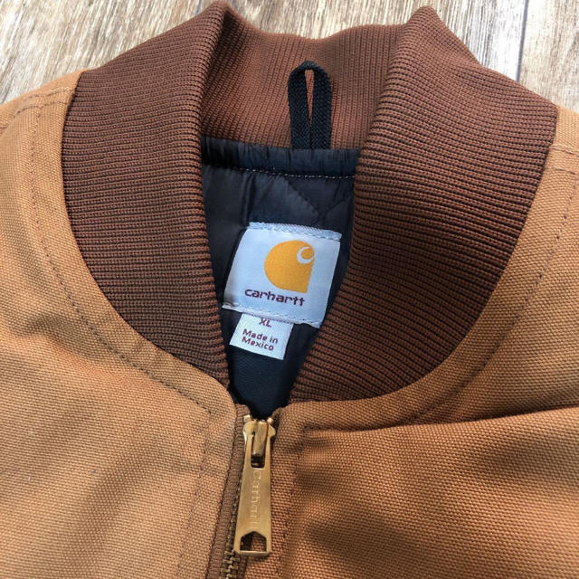 carhartt(カーハート)のCarhartt duck vest 新品未使用 メンズのジャケット/アウター(ダウンベスト)の商品写真