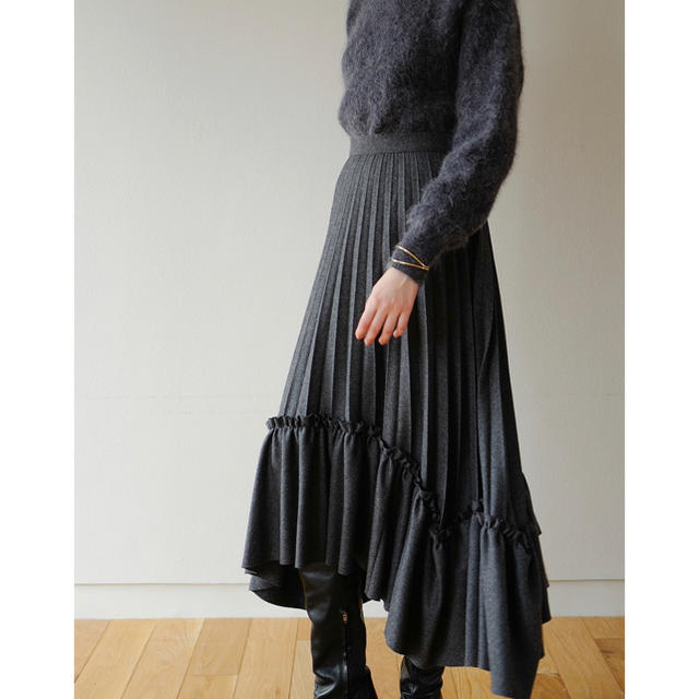 STUDIOUS(ステュディオス)のCLANE FRILL PLEAT VOLUME SKIRT  レディースのスカート(ロングスカート)の商品写真