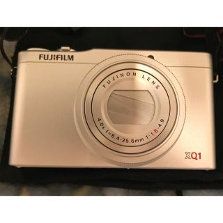 フジフイルム(富士フイルム)のぴよぴよ様専用　デジタルカメラ デジカメ FUJIFILM XQ1 (美品)(コンパクトデジタルカメラ)