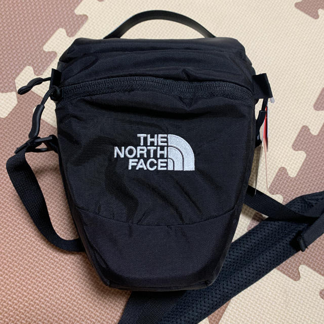 THE NORTH FACE(ザノースフェイス)の【パラメヒコ様専用】ノースフェイス　カメラバッグ　ポーチ スマホ/家電/カメラのカメラ(ケース/バッグ)の商品写真