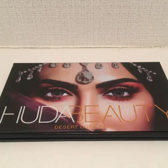 Huda Beauty Desert Dusk Eyeshadow アイシャドウ