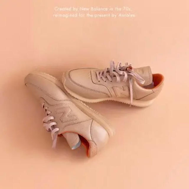 オーラリー×ニューバランス コンプ100 ベージュ 27.0 メンズの靴/シューズ(スニーカー)の商品写真