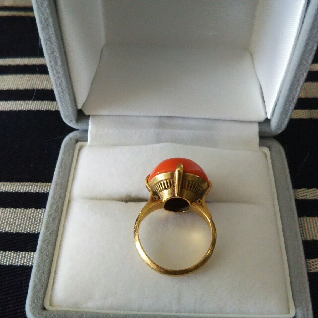 赤珊瑚のリング レディースのアクセサリー(リング(指輪))の商品写真