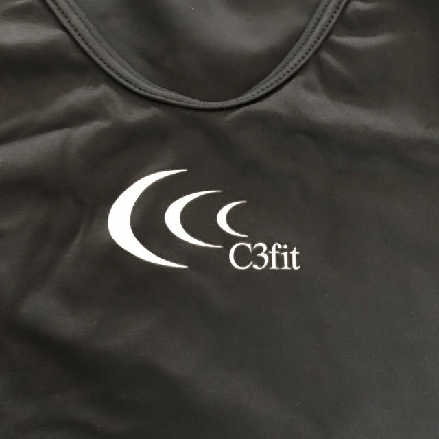 C3fit(シースリーフィット)のc3fit  シースリーフィット Mサイズ 長袖インナー  スポーツ/アウトドアのランニング(ウェア)の商品写真