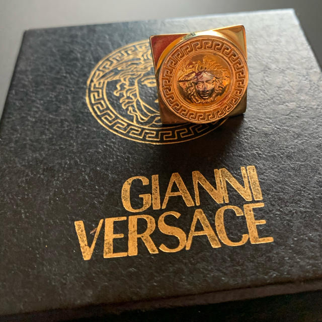 ジャンニヴェルサーチ VERSACE リング 指輪 VV49