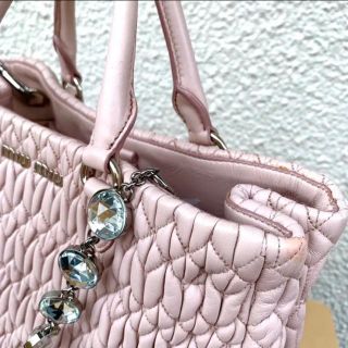 ミュウミュウmiumiuバッグ正規品ビジュー激カワ人気ナッパクリスタル