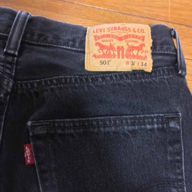 Levi's(リーバイス)のkzkiym様専用　限定値下げ levi's  501 ブラック デニム メンズのパンツ(デニム/ジーンズ)の商品写真