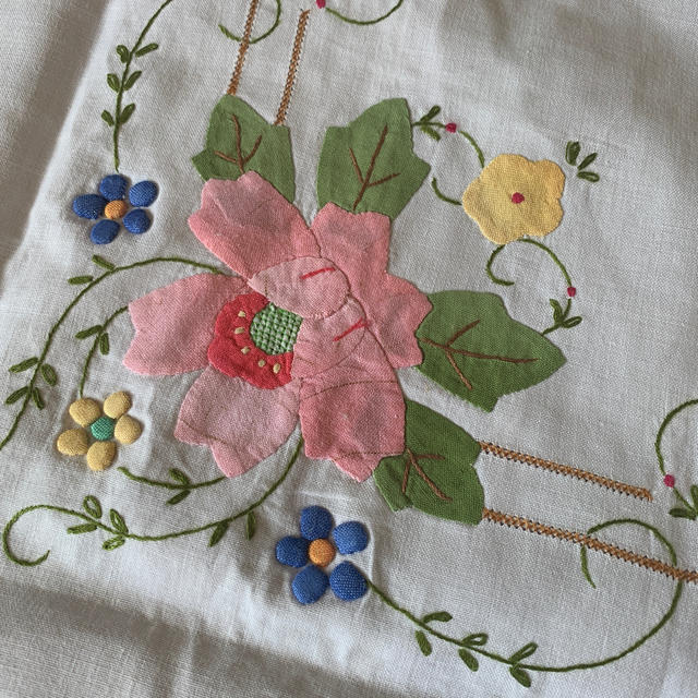 テーブルクロス 花柄刺繍 ハンドメイド風 未使用の通販 By Mayutuya S Shop ラクマ