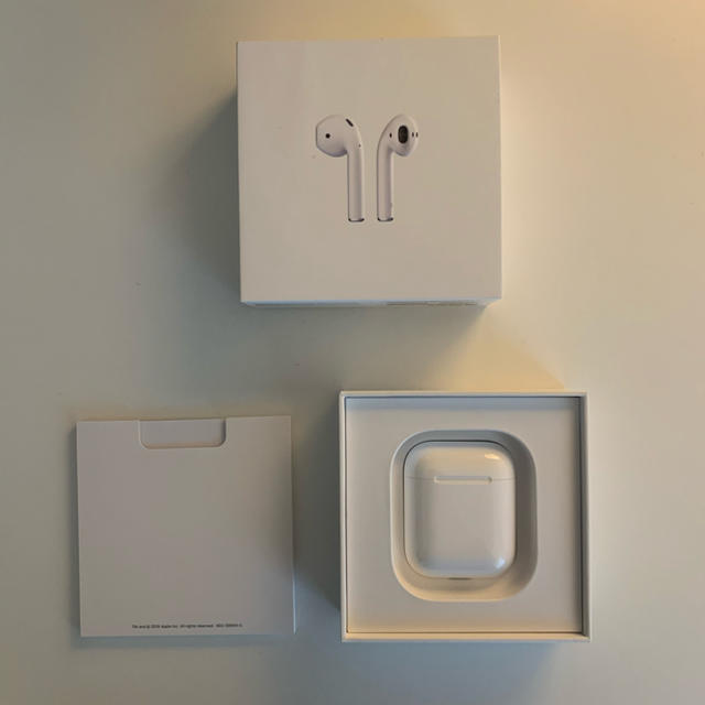 第二世代 AirPods エアポッド with Charging Case