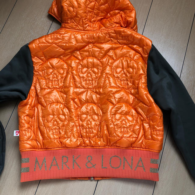 MARK&LONA(マークアンドロナ)のマークアンドロナ  上下セットアップ　美品 スポーツ/アウトドアのゴルフ(ウエア)の商品写真