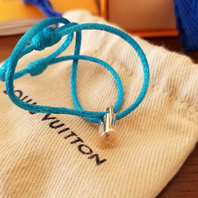 LOUIS VUITTON(ルイヴィトン)の★専用★ルイヴィトン  ブレスレット  シルバーロックイット レディースのアクセサリー(ブレスレット/バングル)の商品写真