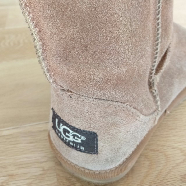 UGG(アグ)のUGG　子供用ブーツ キッズ/ベビー/マタニティのキッズ靴/シューズ(15cm~)(ブーツ)の商品写真