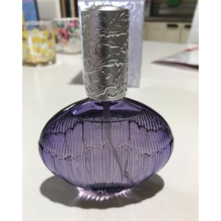 レメルヴェイユーズラデュレ(Les Merveilleuses LADUREE)のラデュレ オードトワレメルヴェイユーズ 75ml(香水(女性用))