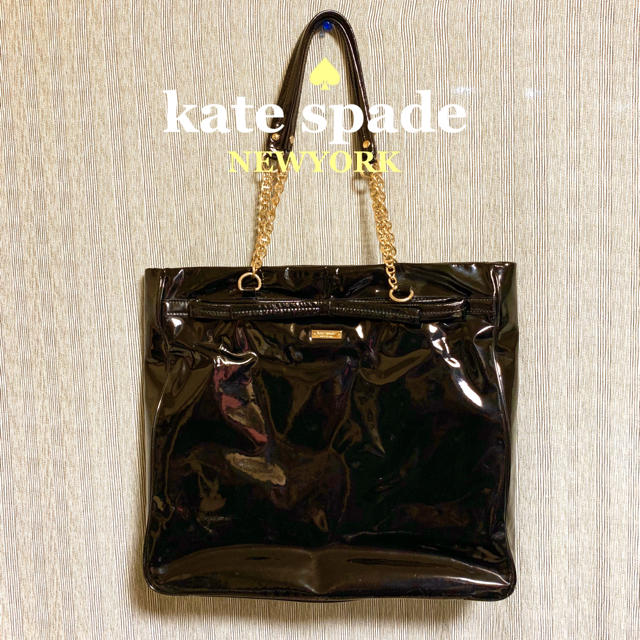 kate spade new york(ケイトスペードニューヨーク)の美品⭐️【kate spade】エナメルレザーリボントートバッグ レディースのバッグ(トートバッグ)の商品写真