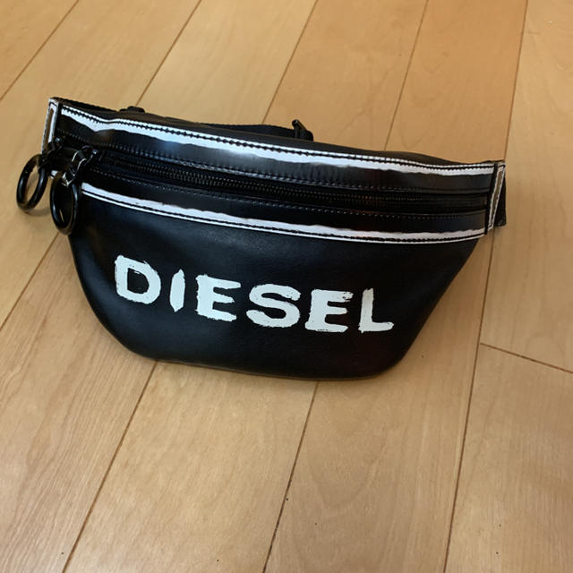 DIESEL レザー ボディーバッグ