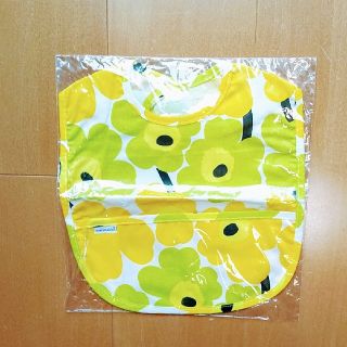 マリメッコ(marimekko)のマリメッコ　ベビーエプロン(お食事エプロン)