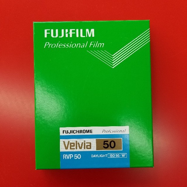 富士フイルム(フジフイルム)の富士フイルム　Velvia50 4x5 20sheets スマホ/家電/カメラのスマホ/家電/カメラ その他(その他)の商品写真