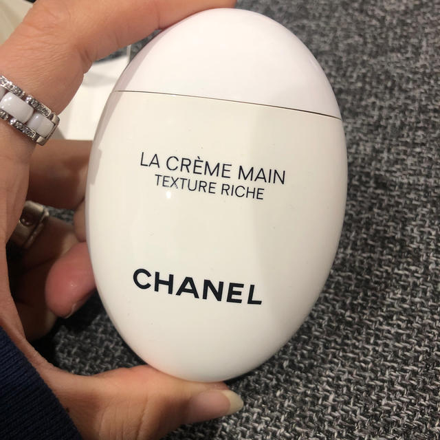 CHANEL(シャネル)のラ　クレーム　マン　リッシュ コスメ/美容のボディケア(ハンドクリーム)の商品写真