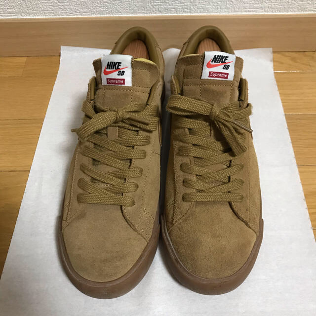 Supreme(シュプリーム)のsupreme × nike 2016FW「SB Blazer Low GT」 メンズの靴/シューズ(スニーカー)の商品写真