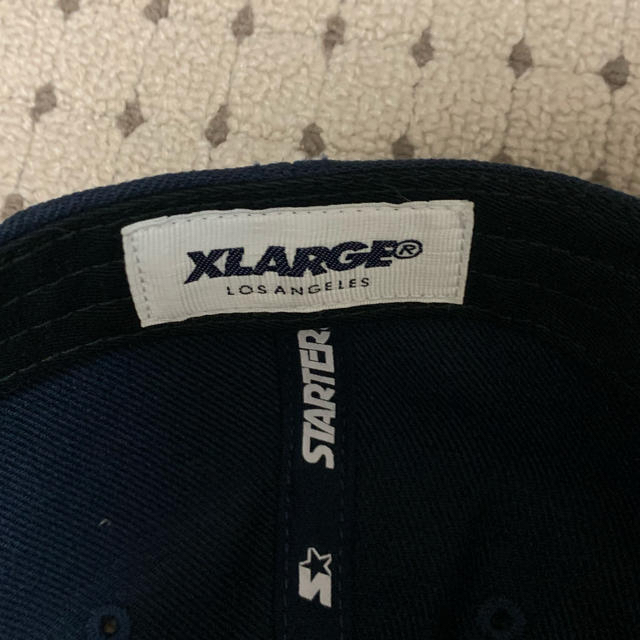 XLARGE(エクストララージ)のXLARGE × STARTER cap メンズの帽子(キャップ)の商品写真