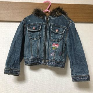 ギャップキッズ(GAP Kids)のGAP デニムジャケット 95 ハート 刺繍 ファー ユニクロ GU H&M(ジャケット/上着)