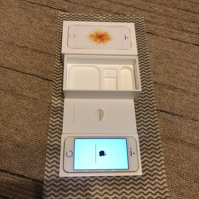 iphoneSE simフリー 32gb 美品