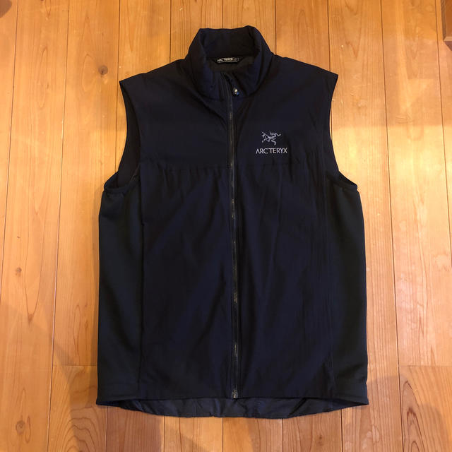 ARC'TERYX(アークテリクス)のATOM LT VEST メンズのトップス(ベスト)の商品写真