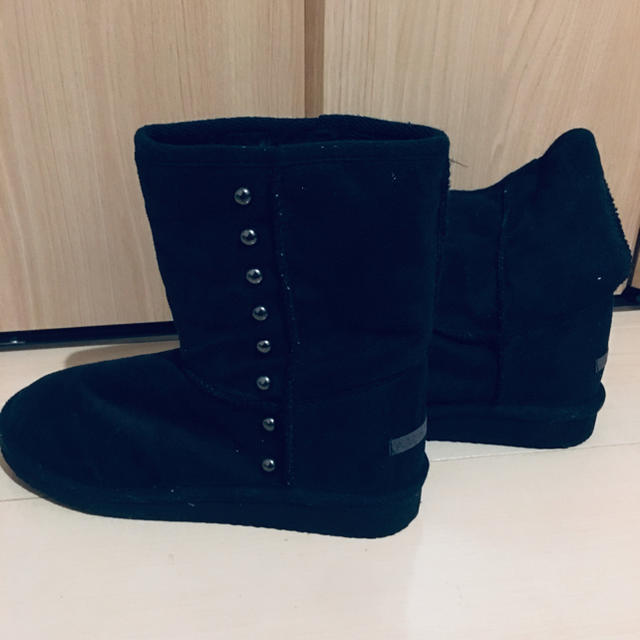 AZUL by moussy(アズールバイマウジー)の新品　AZUL BY MOUSSY ムートンブーツ  ugg レディースの靴/シューズ(ブーツ)の商品写真