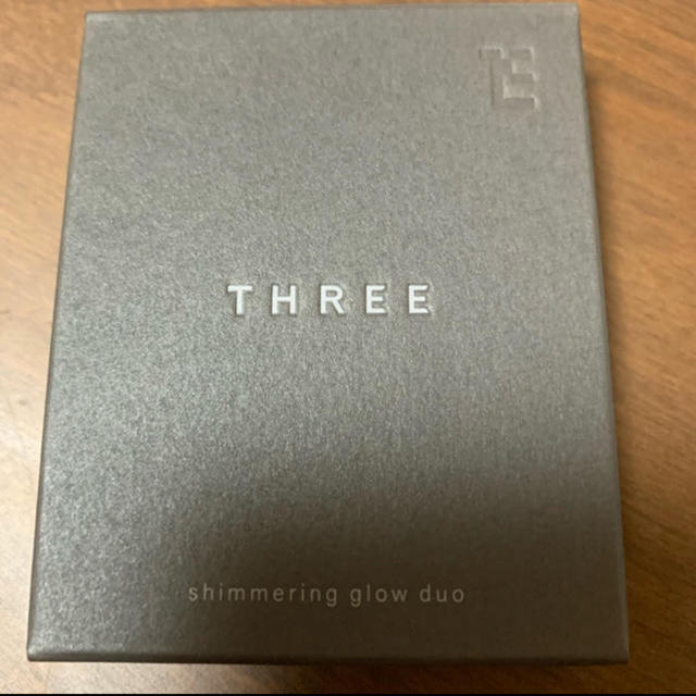 THREE シマリング　グロー　デュオ　01 コスメ/美容のベースメイク/化粧品(コントロールカラー)の商品写真