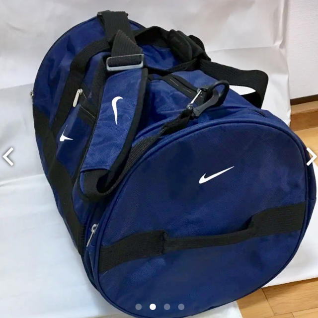 NIKE(ナイキ)のナイキボストンバッグ　ドラム型 メンズのバッグ(ボストンバッグ)の商品写真