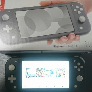 ニンテンドースイッチ(Nintendo Switch)の中古 美品 任天堂スイッチ ライト  ソフト3本内蔵(家庭用ゲーム機本体)