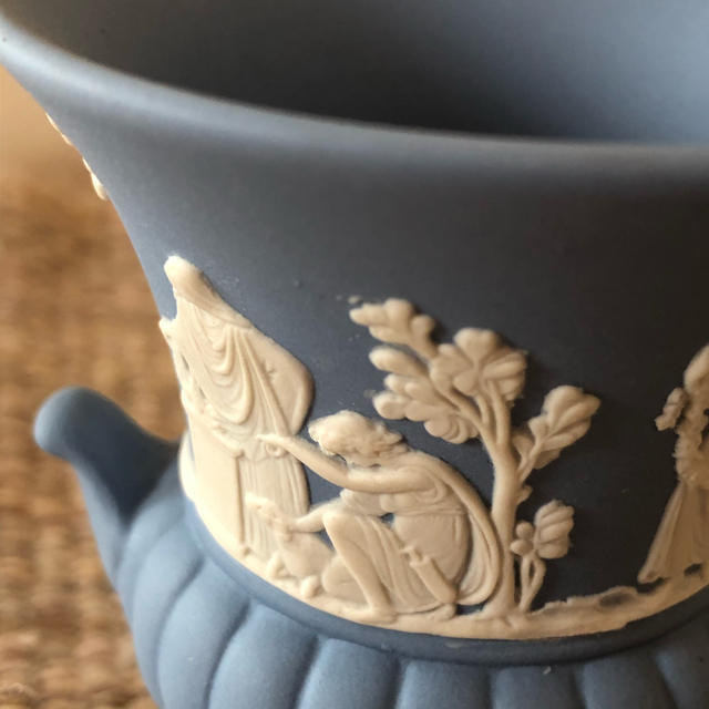 WEDGWOOD(ウェッジウッド)のウエッジウッド　ジャスパー　ペールブルー　花瓶　1972年製 インテリア/住まい/日用品のインテリア小物(花瓶)の商品写真