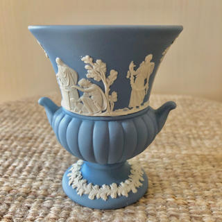 ウェッジウッド(WEDGWOOD)のウエッジウッド　ジャスパー　ペールブルー　花瓶　1972年製(花瓶)