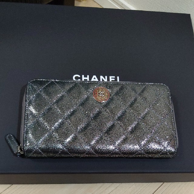 CHANEL(シャネル)のh⭐️様ご専用!!CHANELシルバーグレー長財布レア レディースのファッション小物(財布)の商品写真