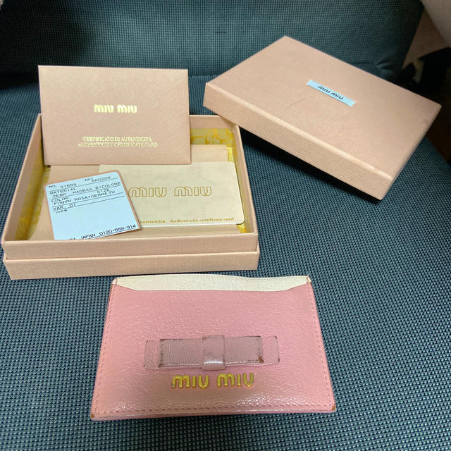 miumiu(ミュウミュウ)のmiumiu パスケース　リボン レディースのファッション小物(パスケース/IDカードホルダー)の商品写真